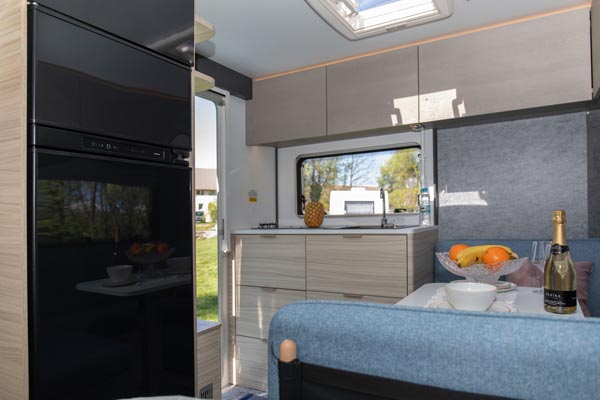 Najem počitniške prikolice Adria Altea 402 PH
