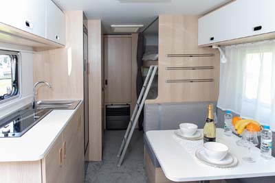 Najem počitniške prikolice Adria Aviva 563 PT