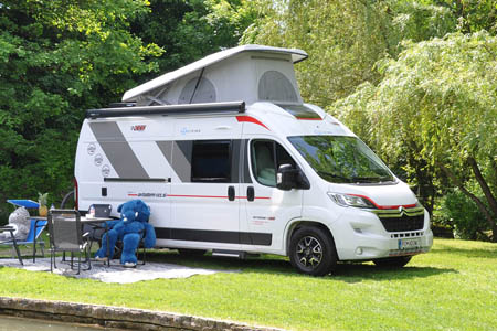 Najem avtodoma Adria V-Series V65 SL